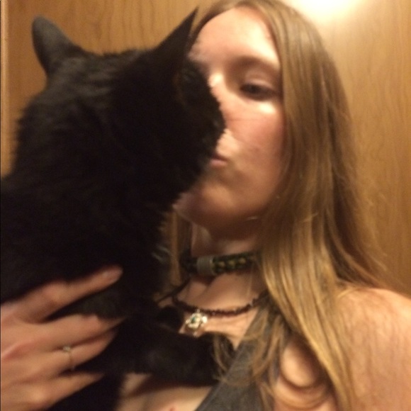 Meet your Posher, Catherine - Picture 3 of 4